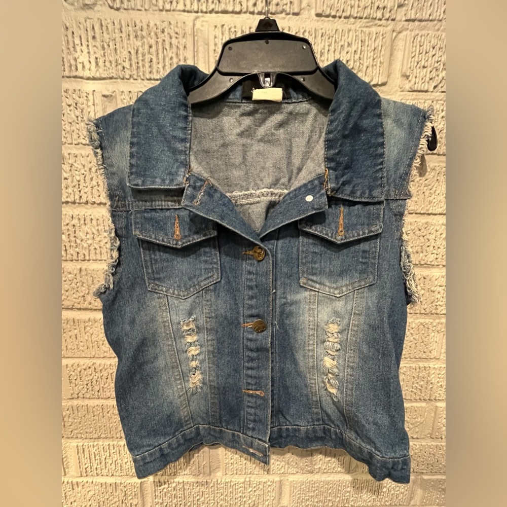 CC Boutique Distressed Denim Vest Size Small Cropped Raw Hem - Picture 2 of 3